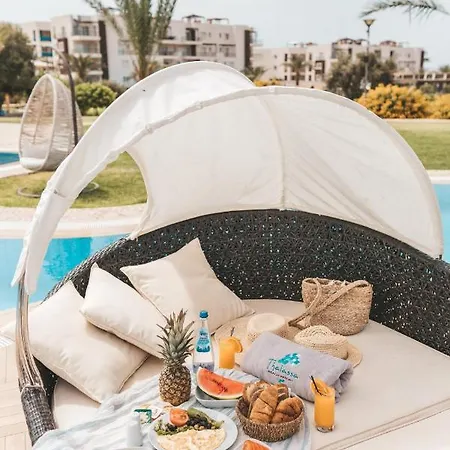 Thalassa Beach 3 Bedroom Private Pool Apartament